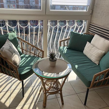 Appartamento Balzak 64M2, Free Parking & Wi-Fi Novi Sad Esterno foto