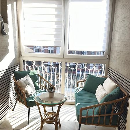 Appartamento Balzak 64M2, Free Parking & Wi-Fi Novi Sad Esterno foto
