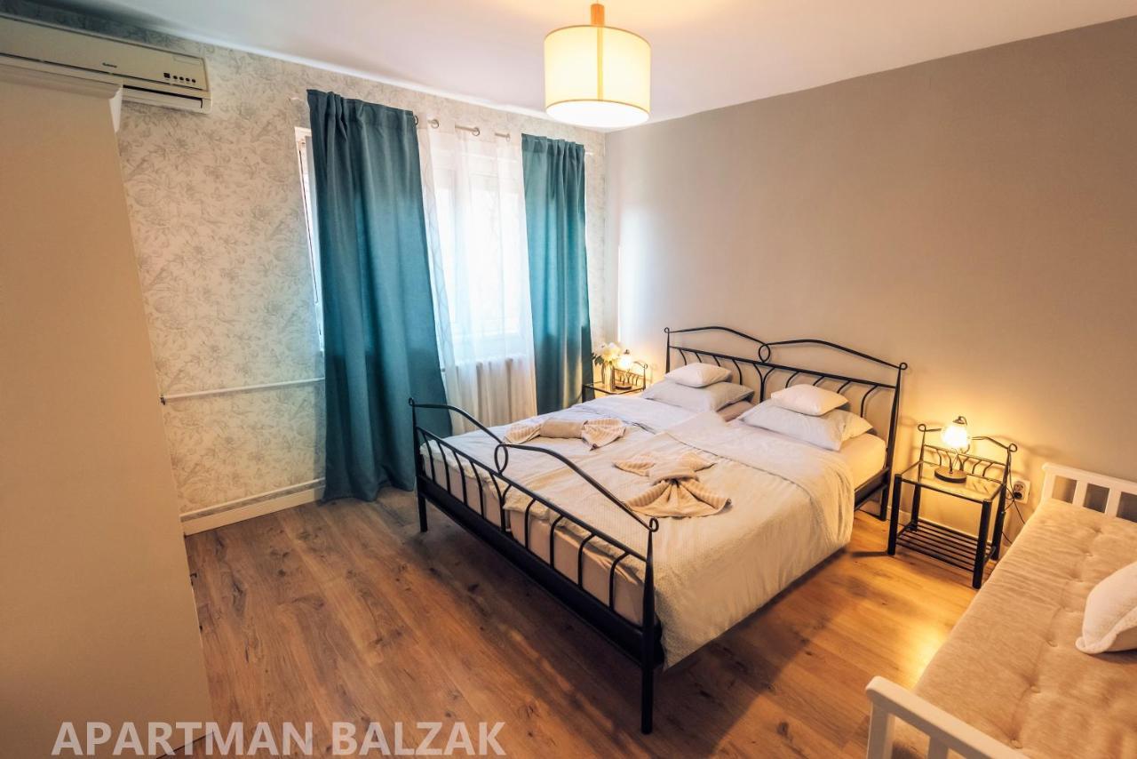 Appartamento Balzak 64M2, Free Parking & Wi-Fi Novi Sad Esterno foto