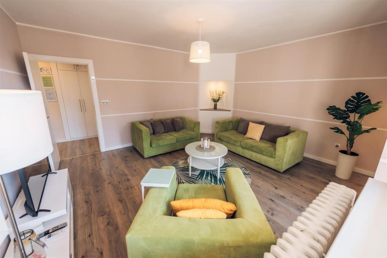 Appartamento Balzak 64M2, Free Parking & Wi-Fi Novi Sad Esterno foto