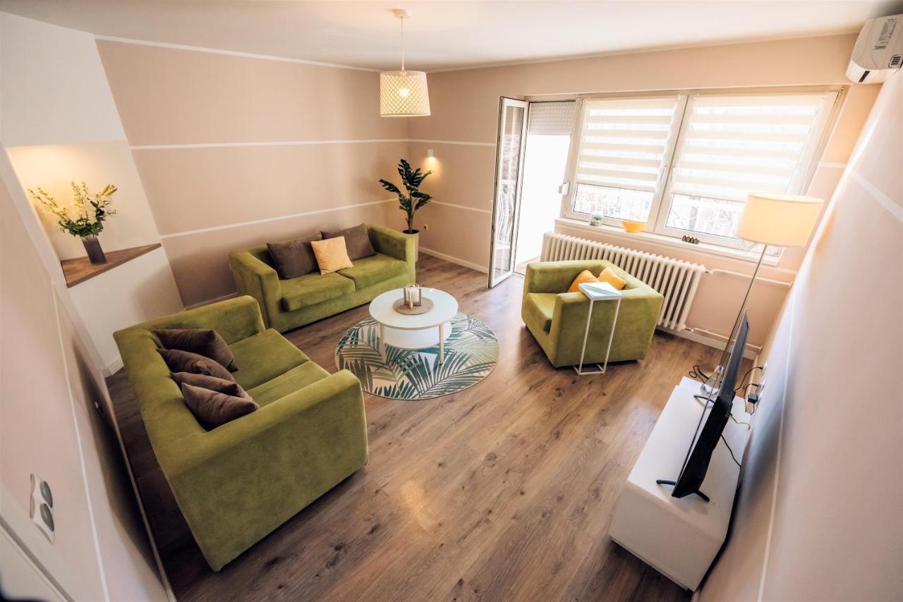 Appartamento Balzak 64M2, Free Parking & Wi-Fi Novi Sad Esterno foto
