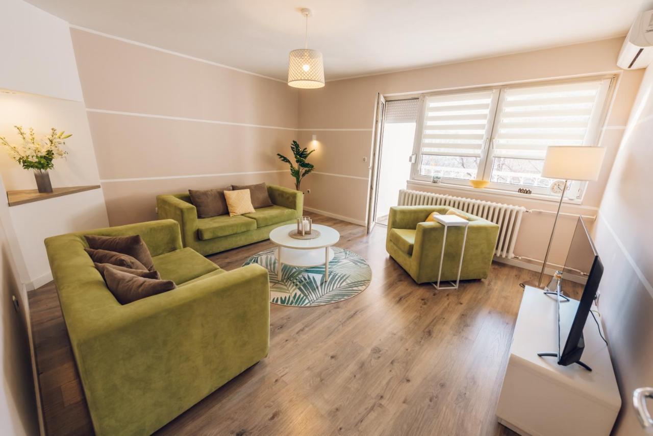 Appartamento Balzak 64M2, Free Parking & Wi-Fi Novi Sad Esterno foto