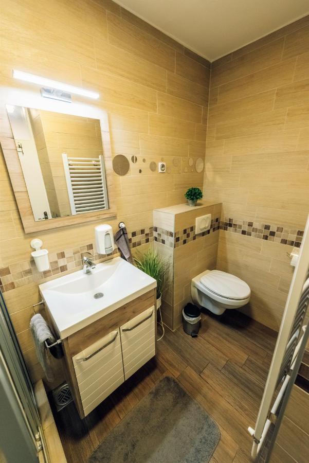 Appartamento Balzak 64M2, Free Parking & Wi-Fi Novi Sad Esterno foto