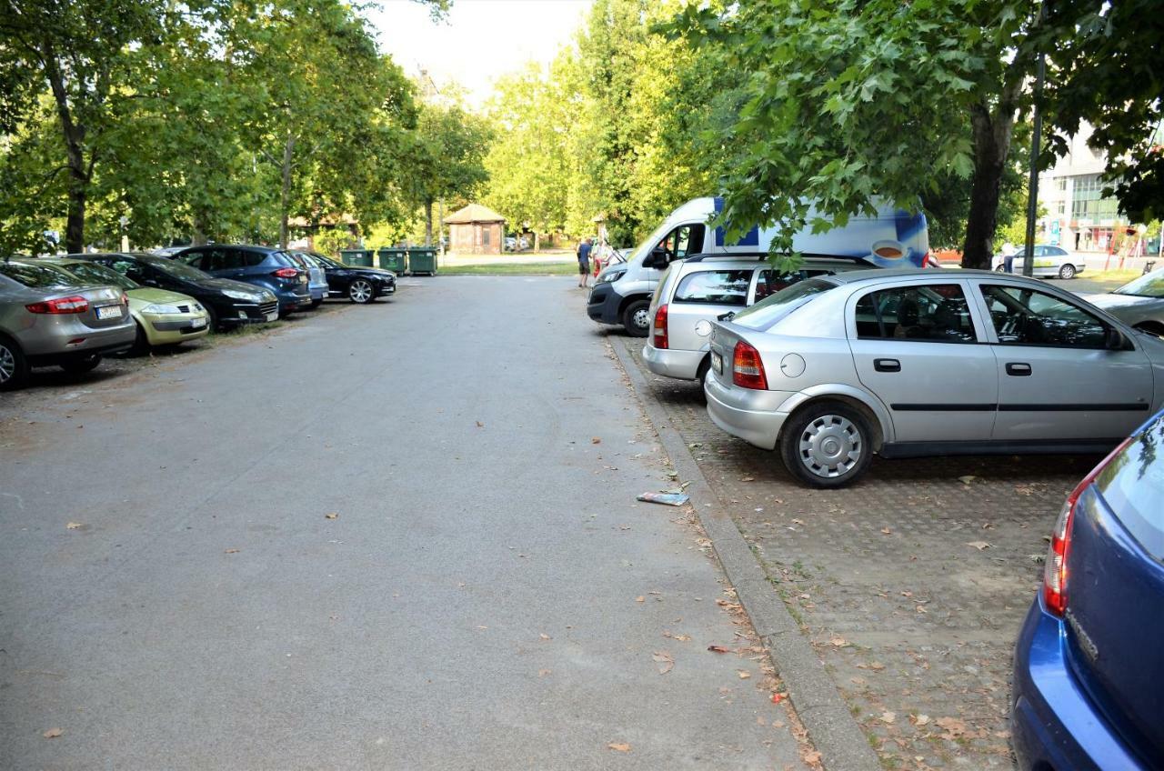 Appartamento Balzak 64M2, Free Parking & Wi-Fi Novi Sad Esterno foto
