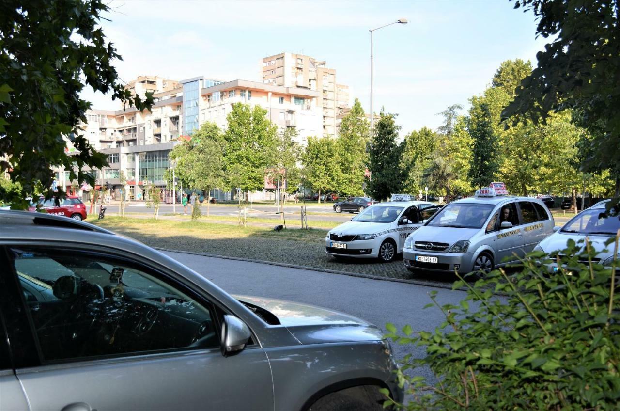 Appartamento Balzak 64M2, Free Parking & Wi-Fi Novi Sad Esterno foto